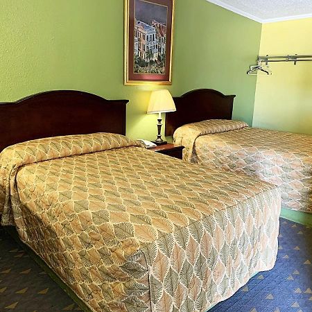 Luxury Inn Midland Extérieur photo